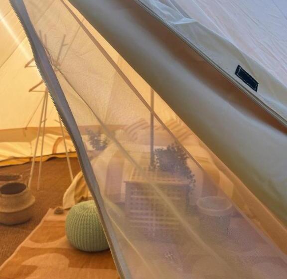 Standard Tent, The Berwick Inn