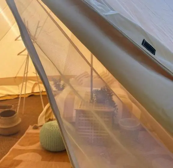 Standard Tent, The Berwick Inn