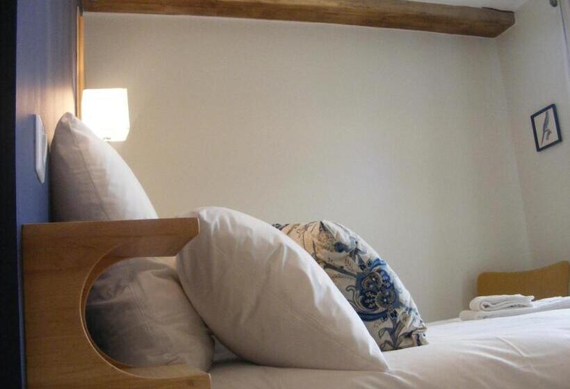 适合残疾人使用的标准间, Lou Papagai