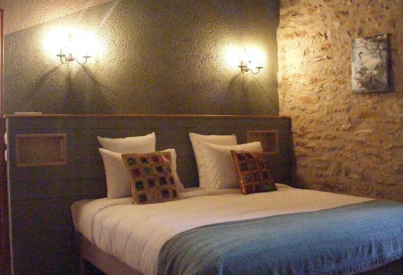 豪华家庭房间, Lou Papagai