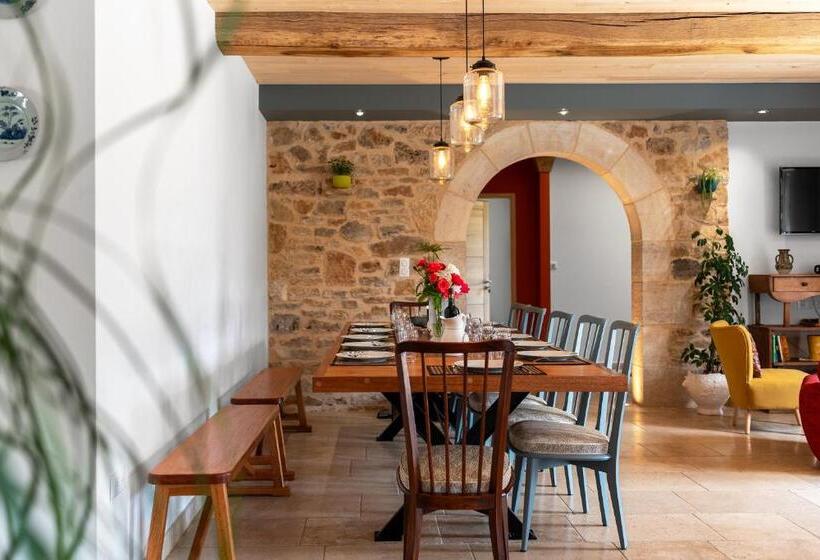 适合残疾人使用的标准间, Lou Papagai