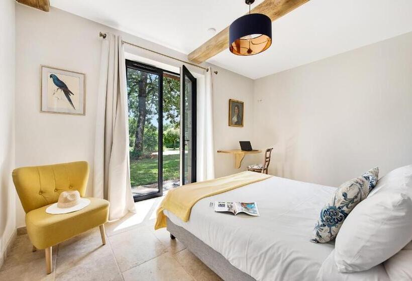 适合残疾人使用的标准间, Lou Papagai