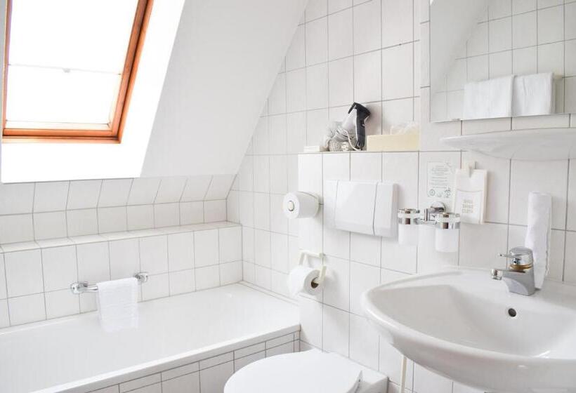 バルコニー付きデラックスルーム, Castell Hotel & Restaurant