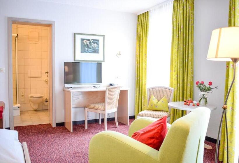 バルコニー付きデラックスルーム, Castell Hotel & Restaurant