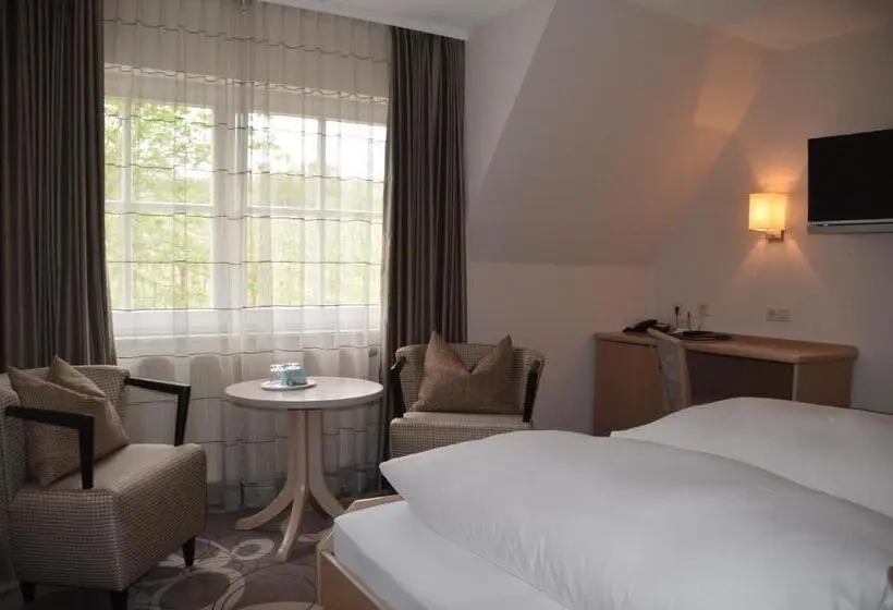 Comfort room with balcony, Castell Hotel & Restaurant