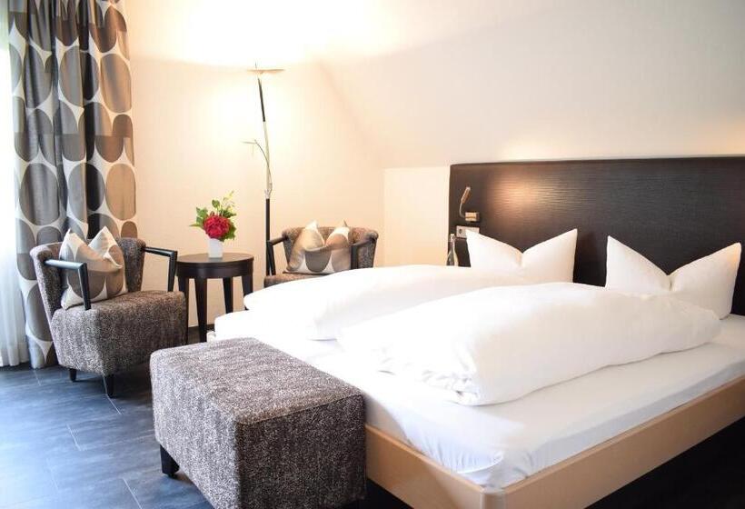 バルコニー付きデラックスルーム, Castell Hotel & Restaurant