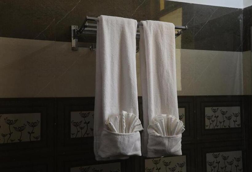 Семейный Номер, Omak Tiger Seven