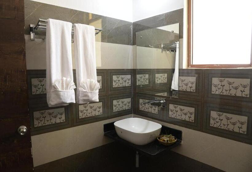 Семейный Номер, Omak Tiger Seven