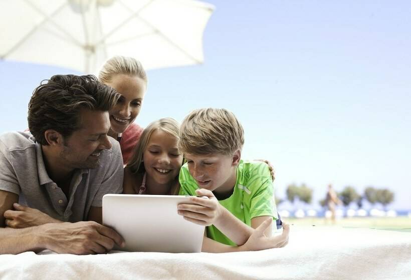 غرفة عائلية, Robinson Ierapetra