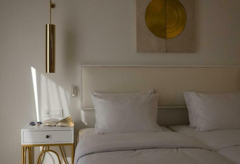 غرفة قياسية, Robinson Ierapetra