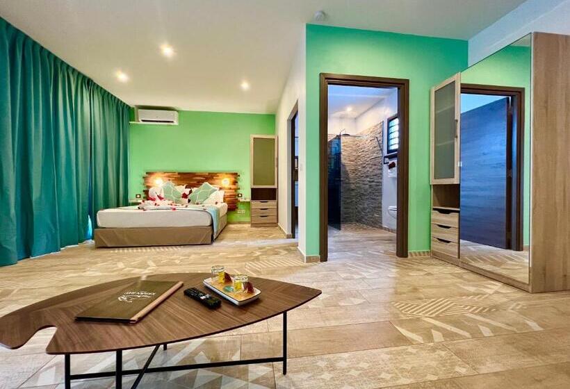 سوئیت با وان آب گرم, Kawan Bay Suites