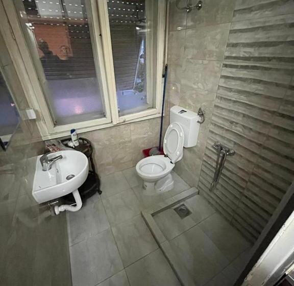 اتاق ساده سه‌ نفره, Downtown Belgrade Hostel And Apartments