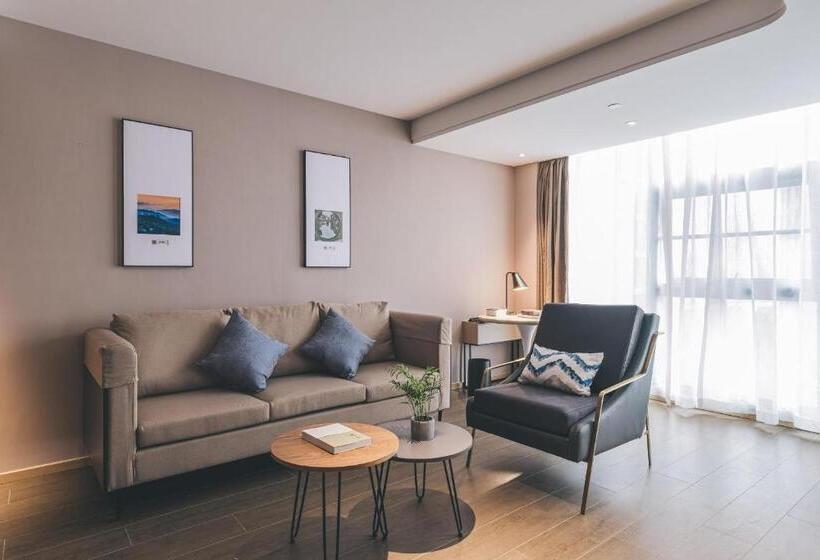 Люкс, Atour Hotel Huzhou Dongwu