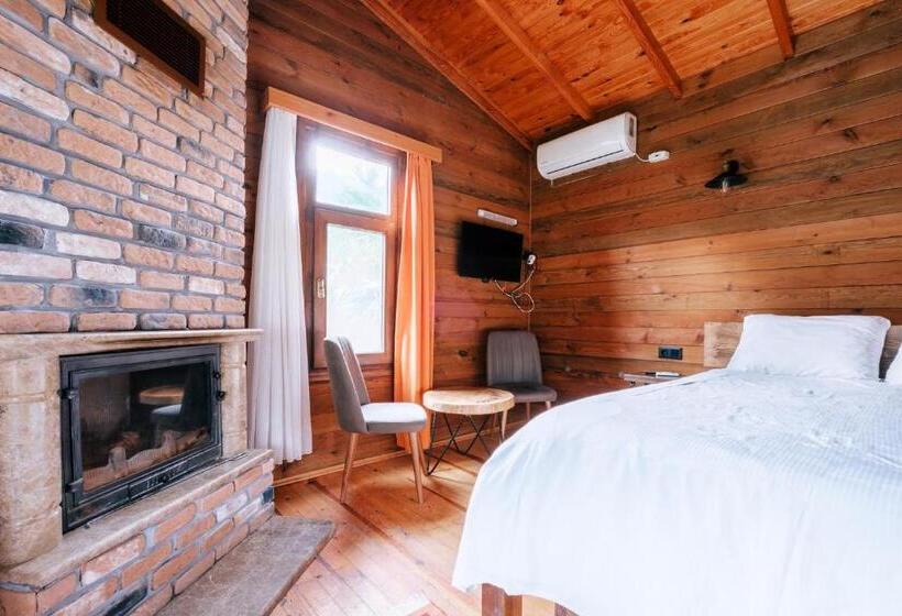 بانگلوی استاندارد, Bagdat Resort