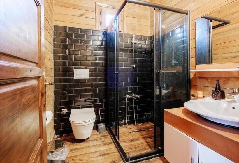 بانگلوی استاندارد, Bagdat Resort