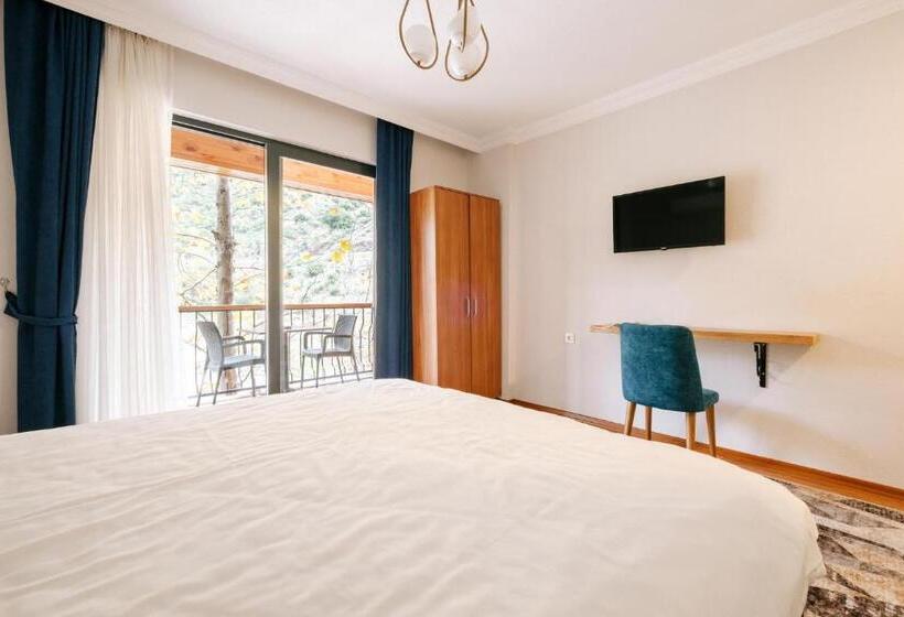 اتاق استاندارد با بالکن, Bagdat Resort