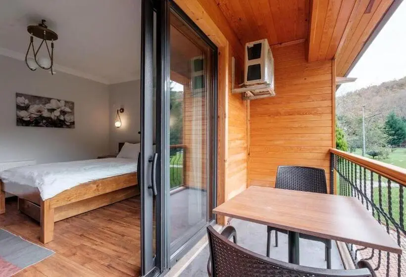 Standard-huone Allasnäkymä, Bagdat Resort