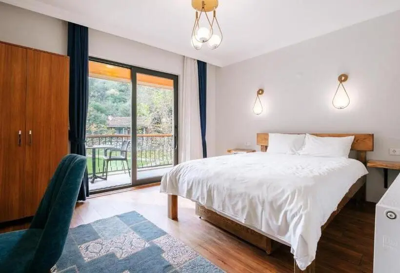Standard-huone Allasnäkymä, Bagdat Resort