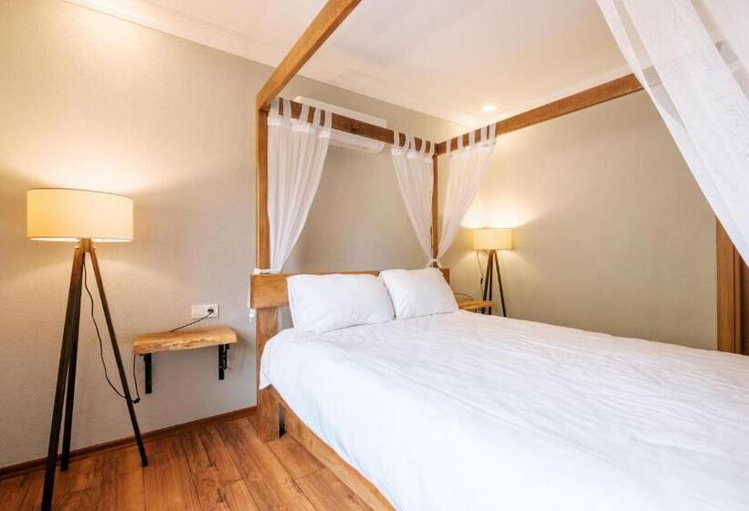 سوییت جونیور با بالکن, Bagdat Resort