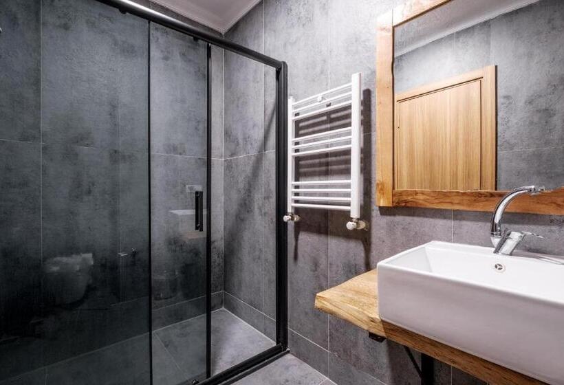 سوییت جونیور با بالکن, Bagdat Resort