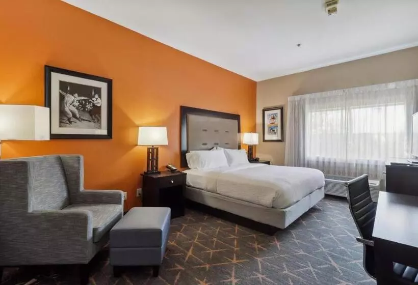 Standard-huone King-vuode, Holiday Inn Hotel & Suites Slidell, An Ihg