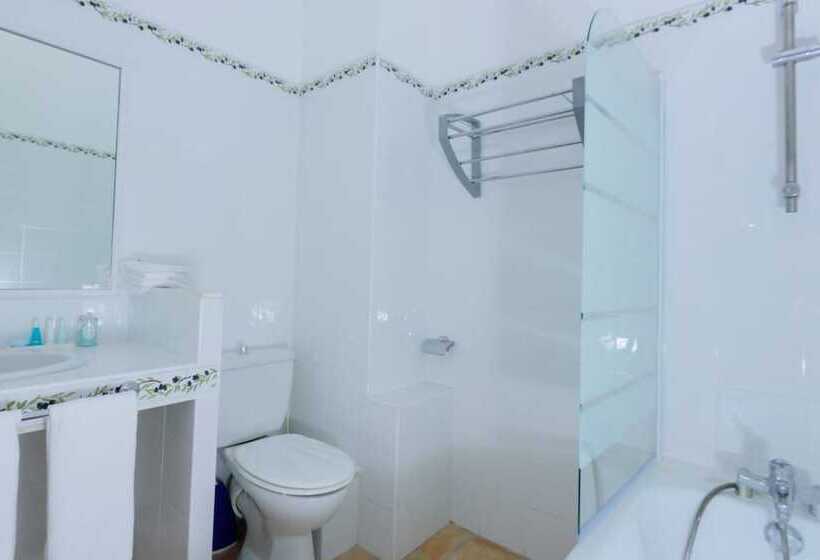 可看到停车场的标准间, Belesso