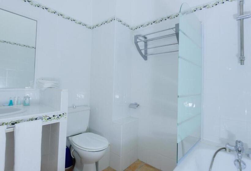 可看到停车场的标准间, Belesso