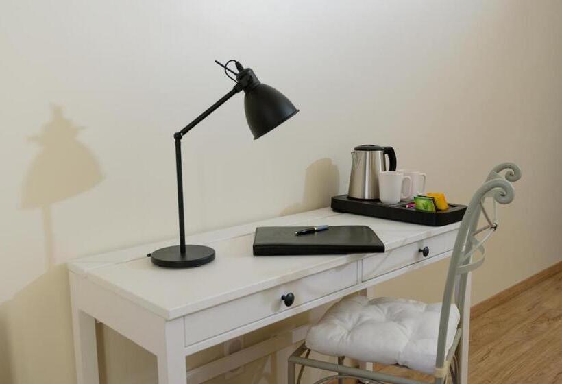 可看到停车场的标准间, Belesso