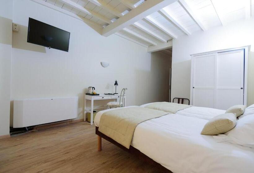 可看到停车场的标准间, Belesso