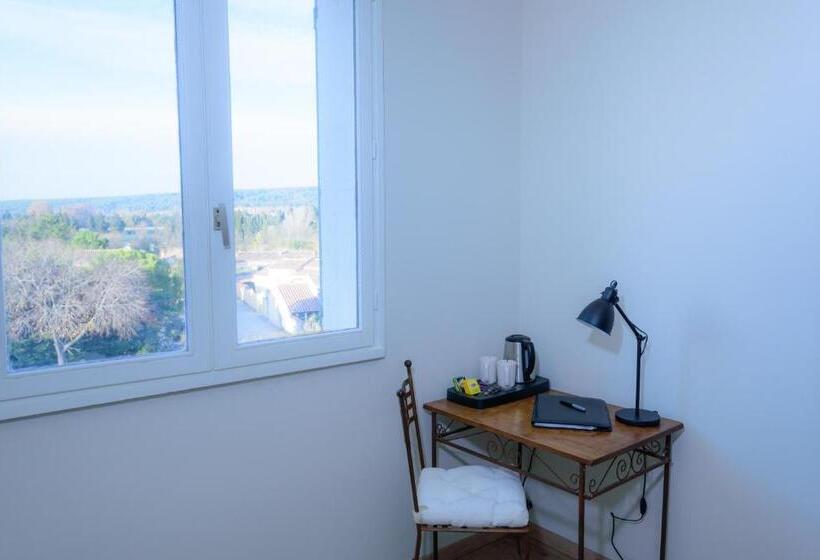 标准单人间, Belesso