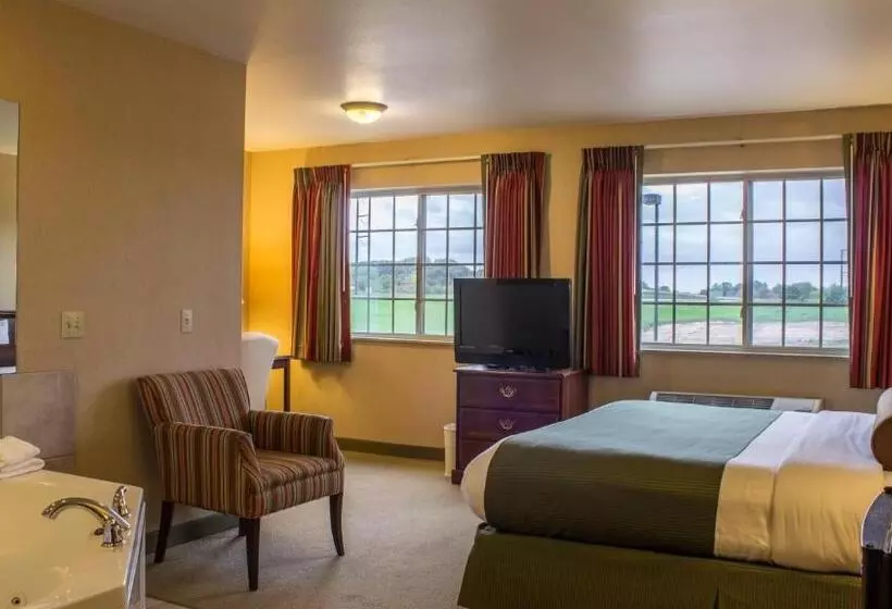 デラックスジュニアスイート, Boarders Inn & Suites By Cobblestone Hotels Shawano