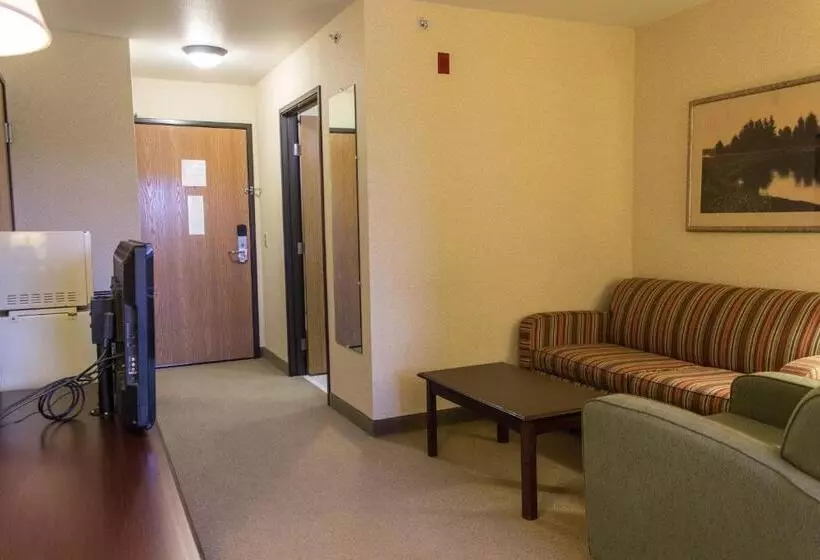 キングサイズベッドのスイートルーム, Boarders Inn & Suites By Cobblestone Hotels Shawano