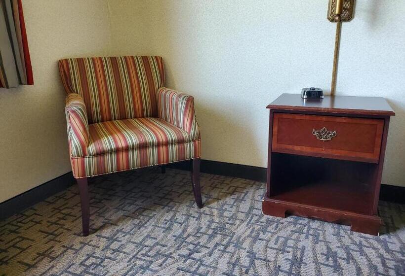 غرفة قياسية سرير كينج, Boarders Inn & Suites By Cobblestone Hotels   Shawano