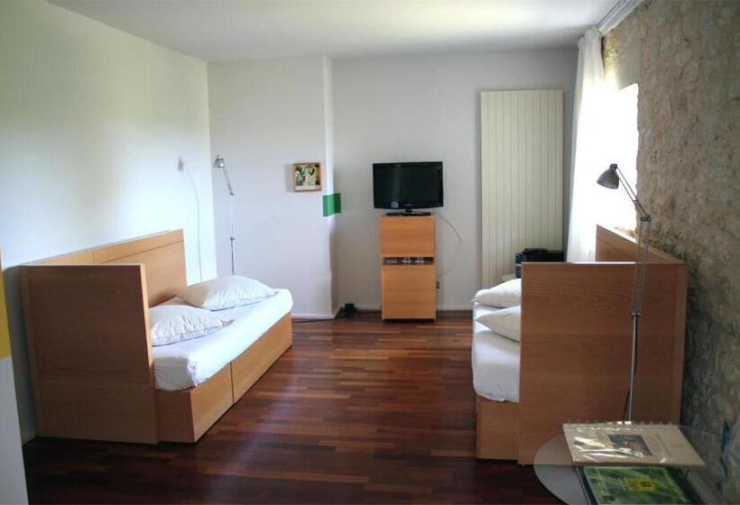 스위트, Château De Salettes