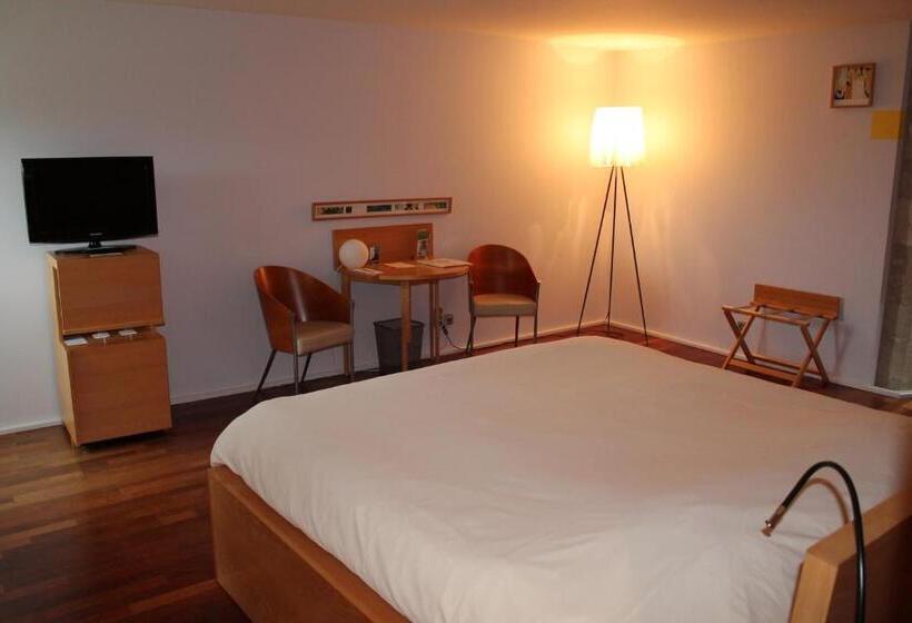 디럭스 룸, Château De Salettes