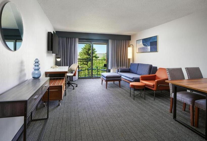 جناح إدارى سرير كينج, Courtyard Boulder Longmont