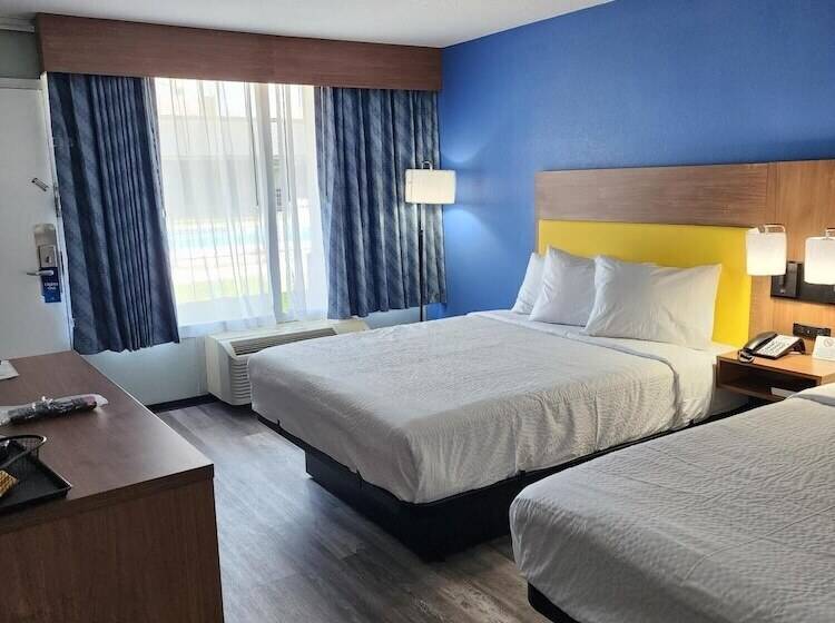 غرفه قياسيه سريرين مزدوجين, Days Inn & Suites By Wyndham Jennings