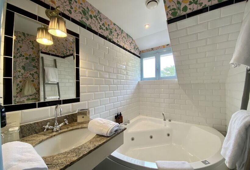 컴포트 룸, Domaine Saint Clair  Le Donjon