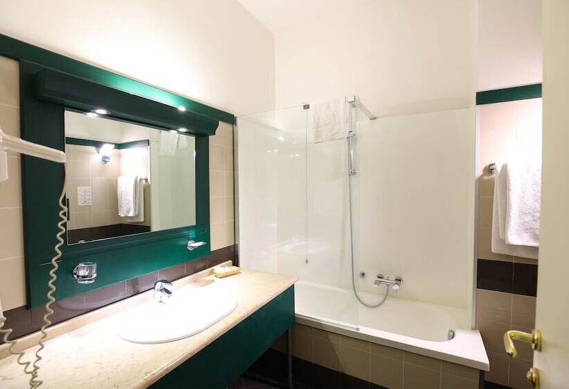 家庭间, Grande Albergo Maugeri