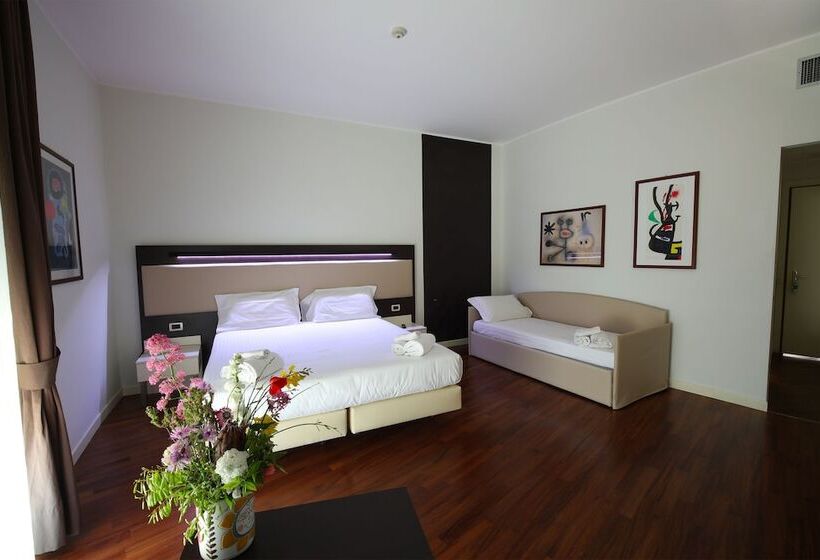 标准三人间, Grande Albergo Maugeri