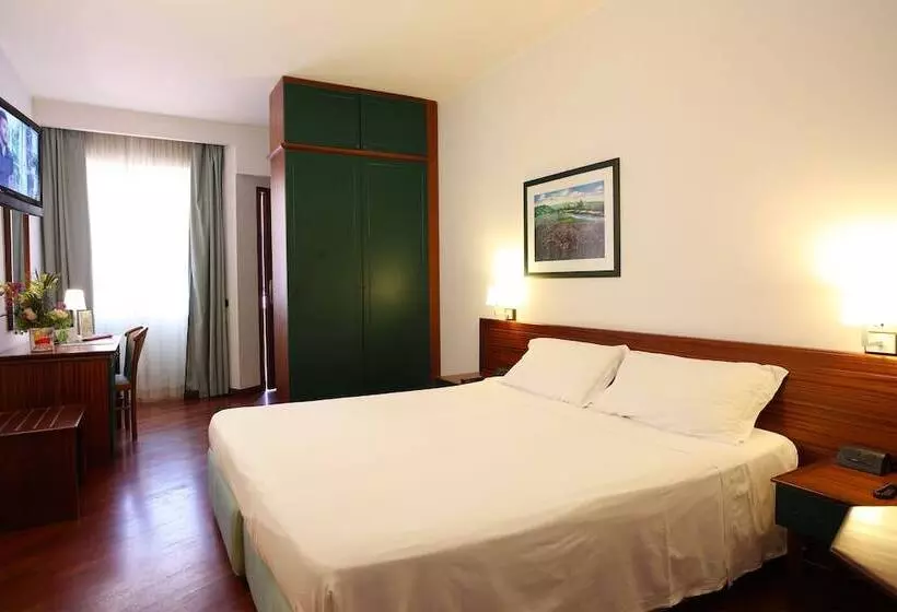 1階のスタンダードルーム, Grande Albergo Maugeri