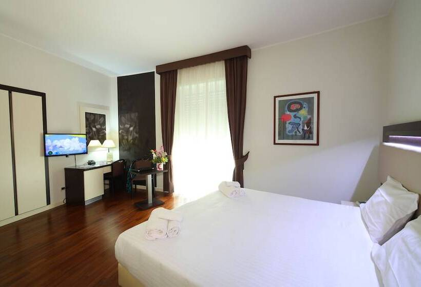 带城市景观的高级房间, Grande Albergo Maugeri