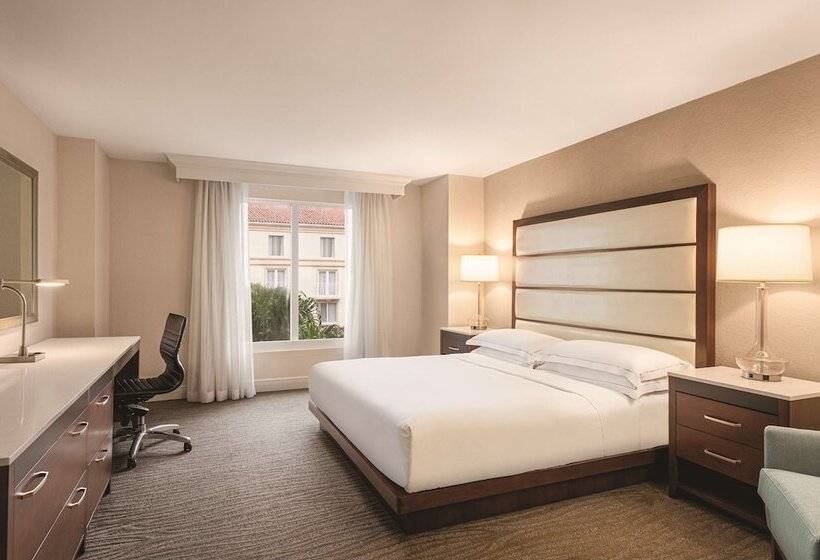 适合残疾人使用的标准间, Hilton Naples