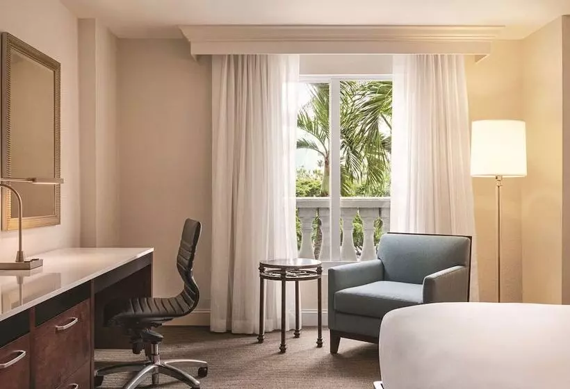 اتاق استاندارد برای معلولان, Hilton Naples