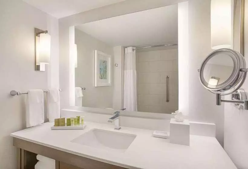سوییت, Hilton Naples