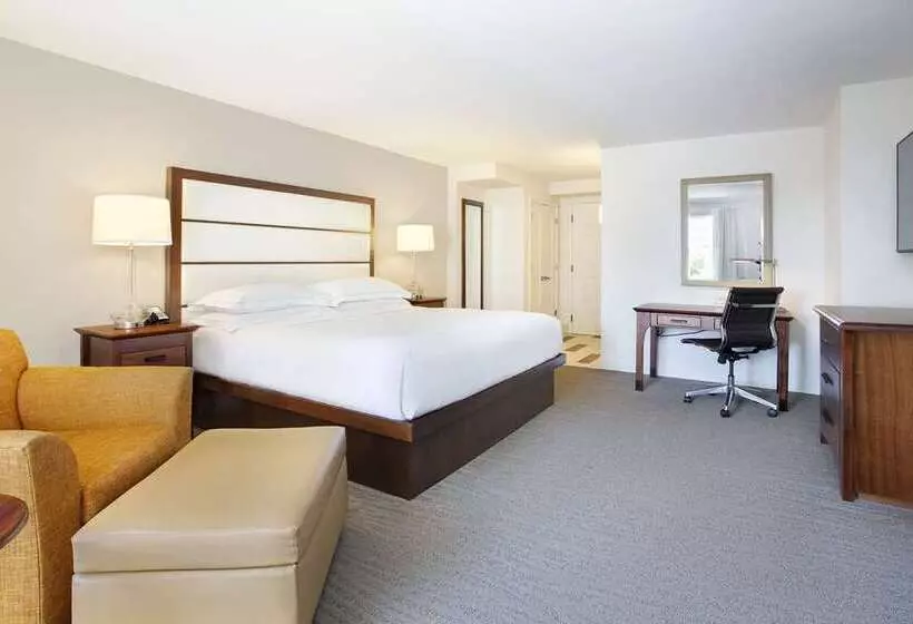 سوییت, Hilton Naples