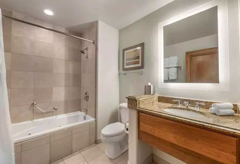 سوییت, Hilton Naples