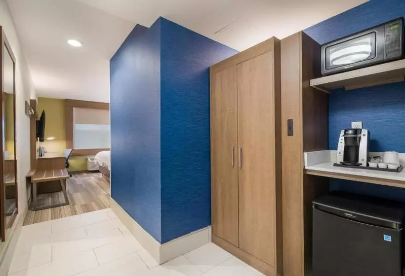 キングサイズベッドのスタンダードルーム, Holiday Inn Express   Plymouth, An Ihg