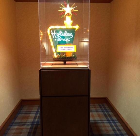 Camera Standard Letto King Accessibile ai persone con mobilità ridotta, Holiday Inn Memphis University Of Memphis, An Ihg
