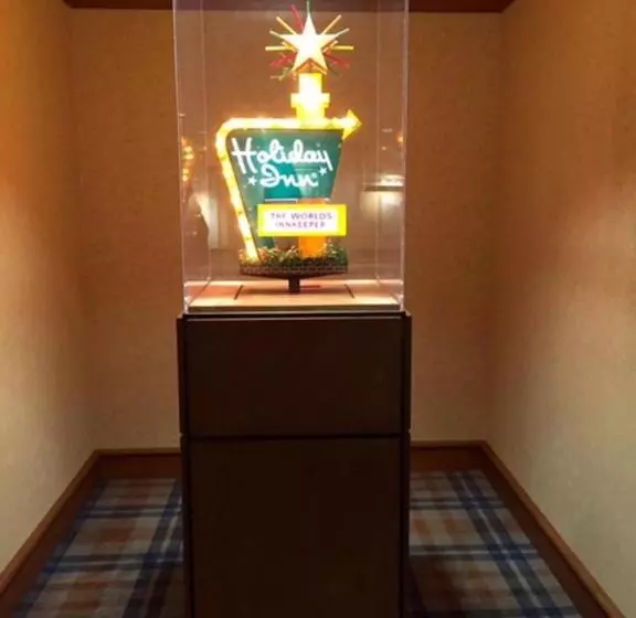 身障者適用キングサイズベッドルーム, Holiday Inn Memphis University Of Memphis, An Ihg
